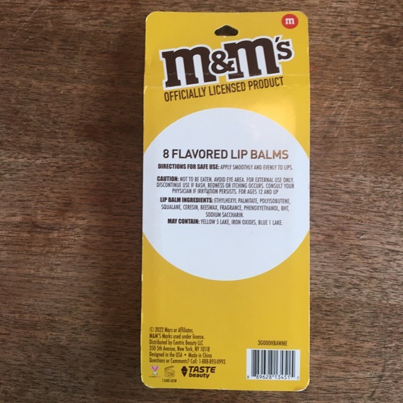 A Box of Colorful M&M Trinkets Collectables. - Picture 4 of 13